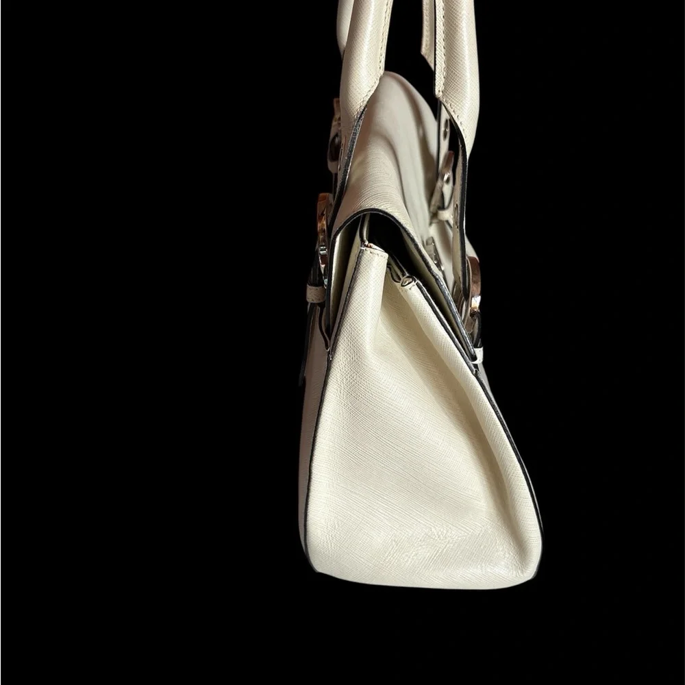 Salvatore Ferragamo Gancini Off White Handbag EUC $2500 Bag!!